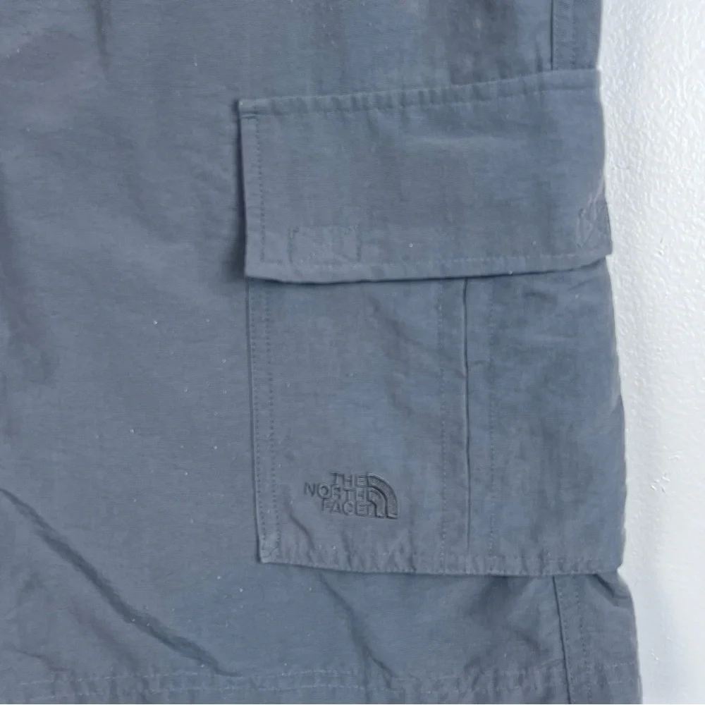 The North Face Men's 100% Nylon Gray Elastic Waist Cargo Hiking Shorts S Outdoor